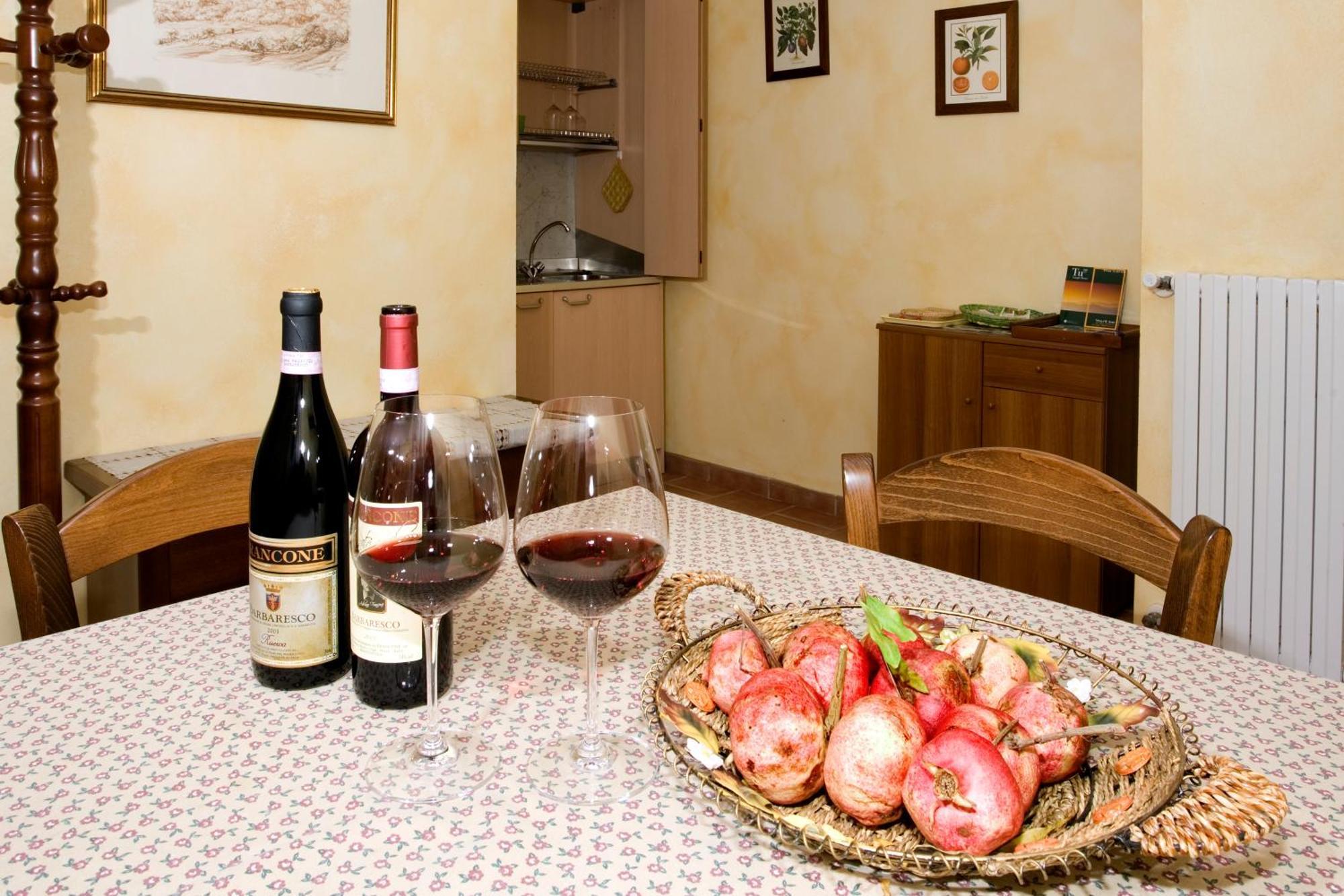 Agriturismo Antichi Poderi Gallina Neive Kültér fotó